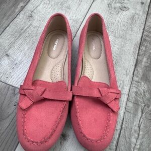 Lands End Womens 8.5 Loafers Shoes Watermelon Suede Moccasins Slip On Preppy